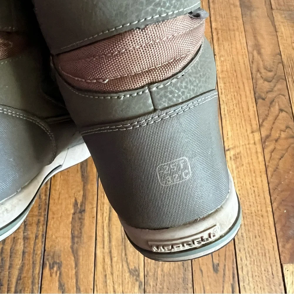 Merrell women’s‎ waterproof boots size 7